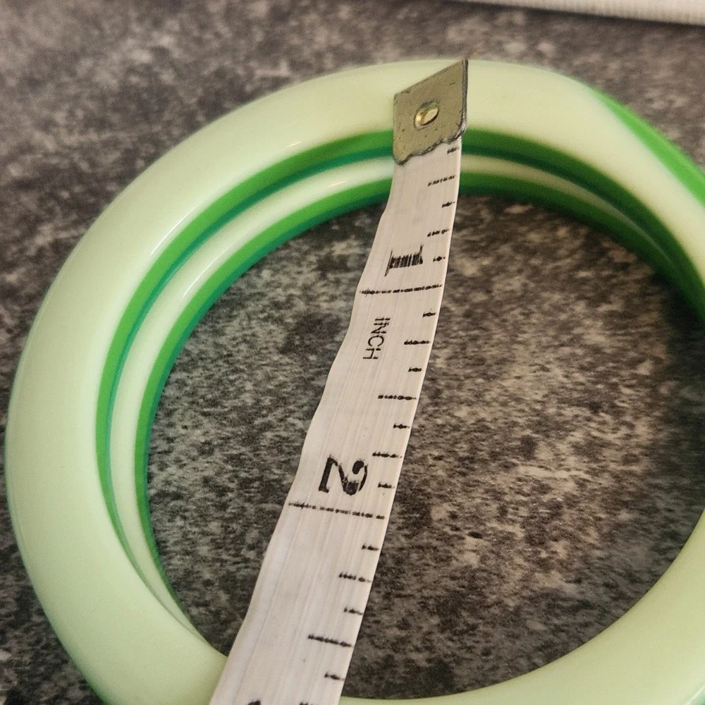 Green Resin acrylic Bangle Bracelet Set 4pc Round Wavy Scalloped Stackable Retro - Picture 12 of 14